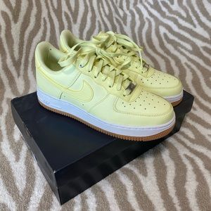 AIR FORCE 1 LOW PREMIUM 'LUMINOUS GREEN 8.5 Ws